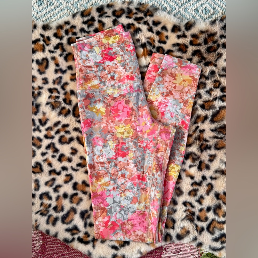 Lululemon leggings size 4